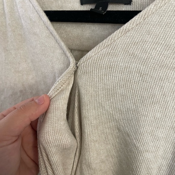 Banana Republic | Oatmeal Heather Cross Over Sweater Size Small - Picture 4 of 16